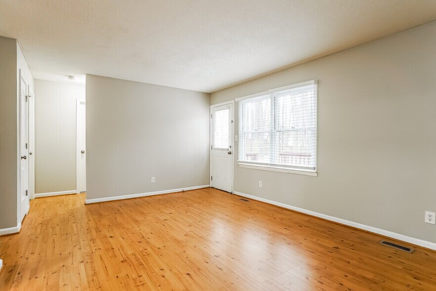 Building Photo - 103 Dwelling Pl