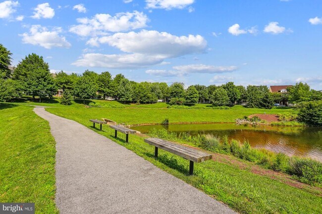 Building Photo - 12824 Clarksburg Square Rd