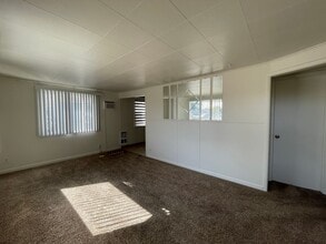 Building Photo - ***COMING SOON 11/2025***  Pet Friendly Ne...