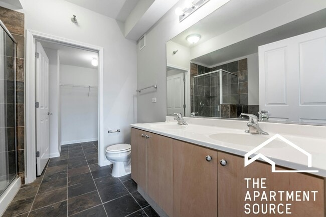 Building Photo - 1464 S Michigan Ave