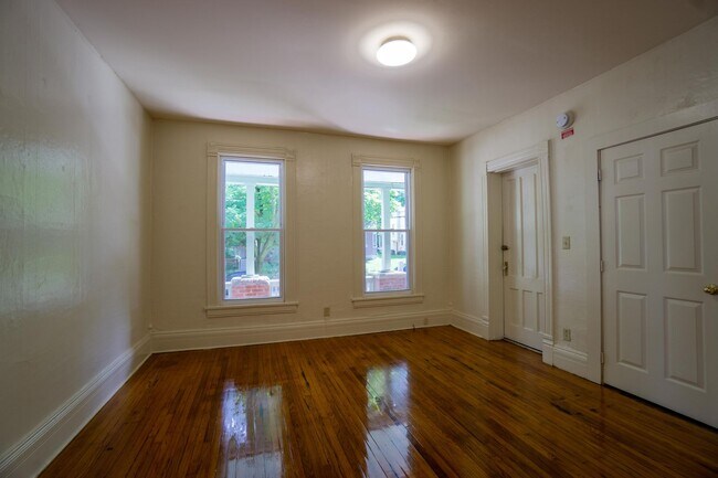 Building Photo - 450 Westcott St