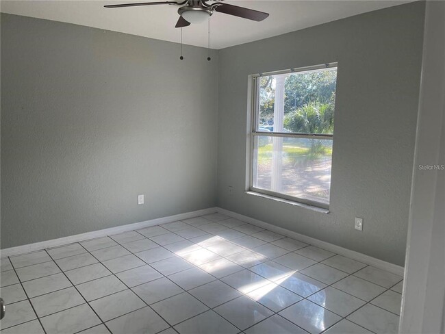 Building Photo - 913 Turtle Mound Dr