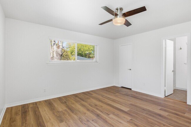 Building Photo - 8739 Ukiah Dr