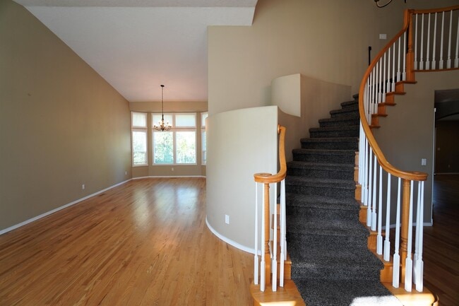 Building Photo - 2747 E Migratory Dr