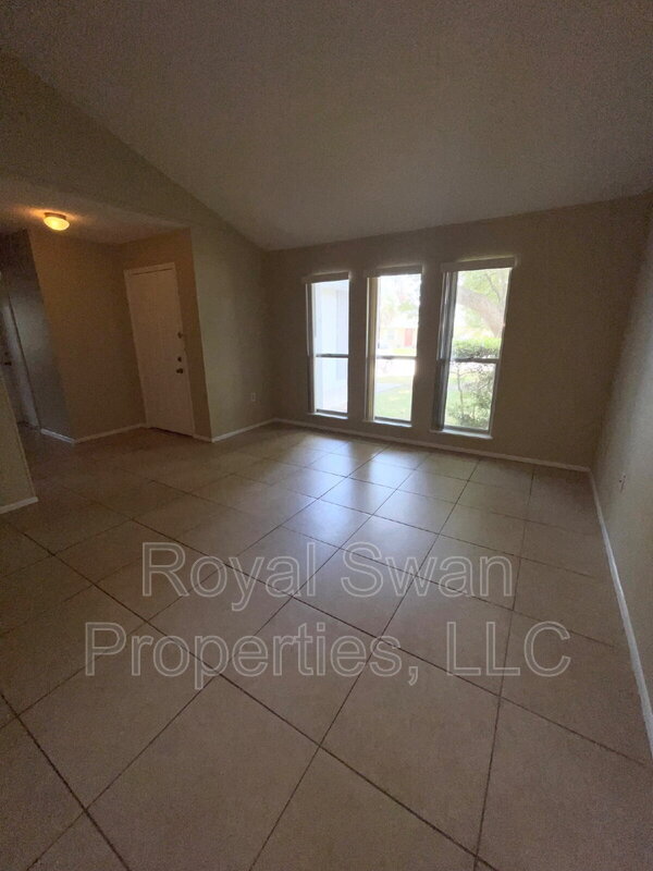 Building Photo - 3812 Dovehollow Dr