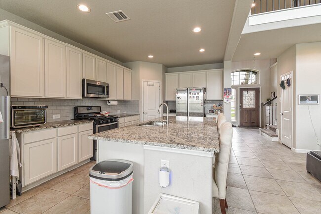 Building Photo - 3627 Lake Bend Shore Dr