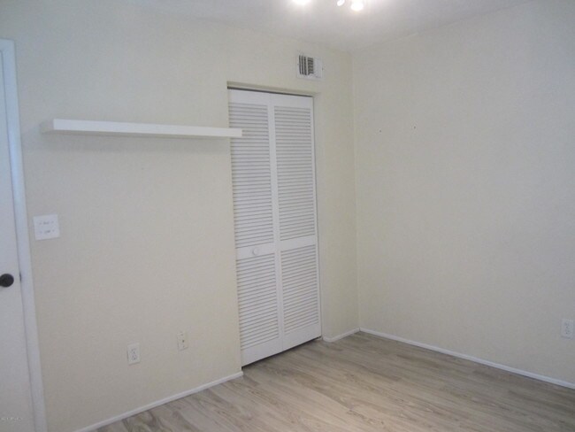 Building Photo - 4401 Seagate Ln N
