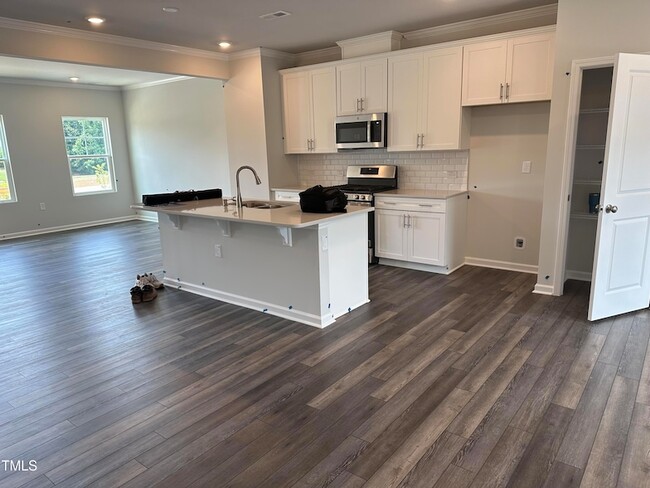 Building Photo - 603 Gimari Dr