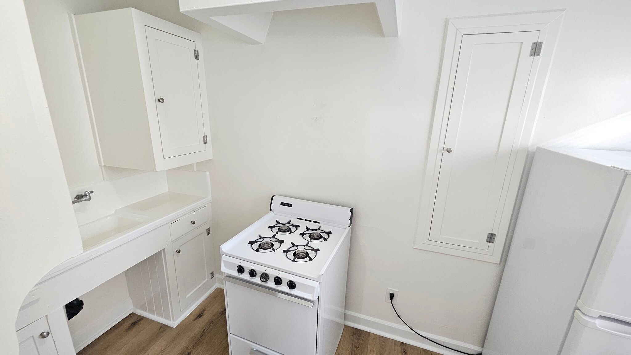 Building Photo - 727 S Coronado St