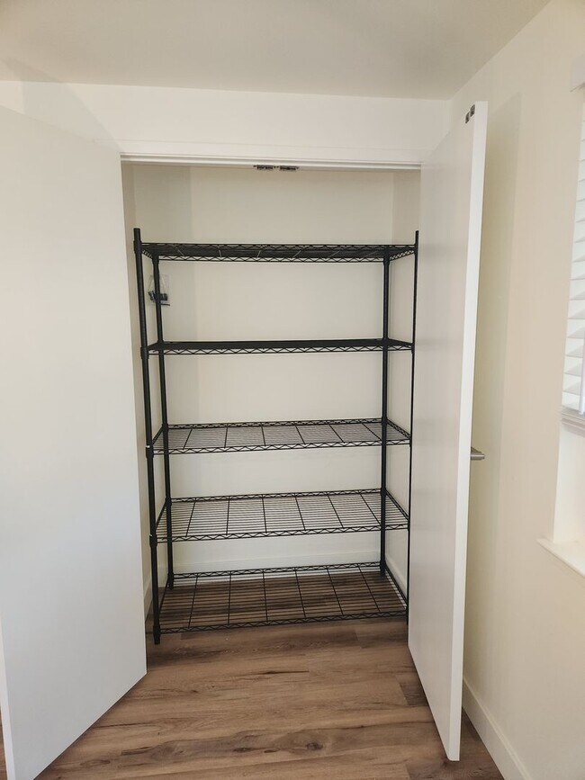 Building Photo - Lovely 2 bedroom, 2 bath in the Oakmont 55...