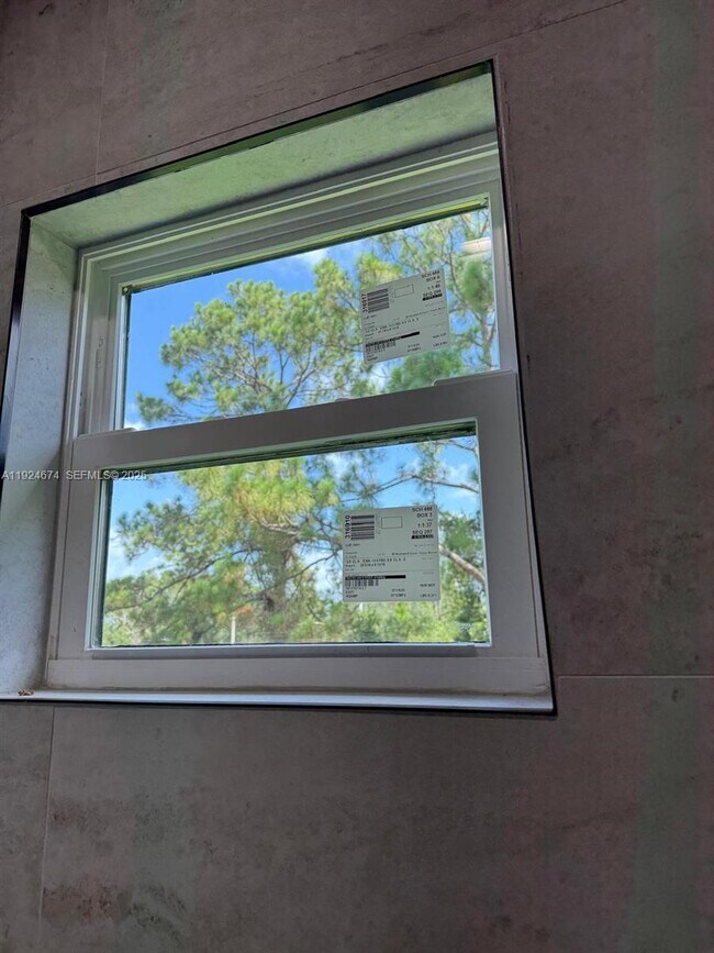 Building Photo - 710 Bedford Point Ave