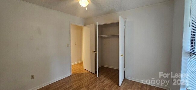 Building Photo - 8106 Tamalpais Ct