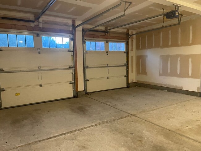 Building Photo - All you need and more in Millbridge!