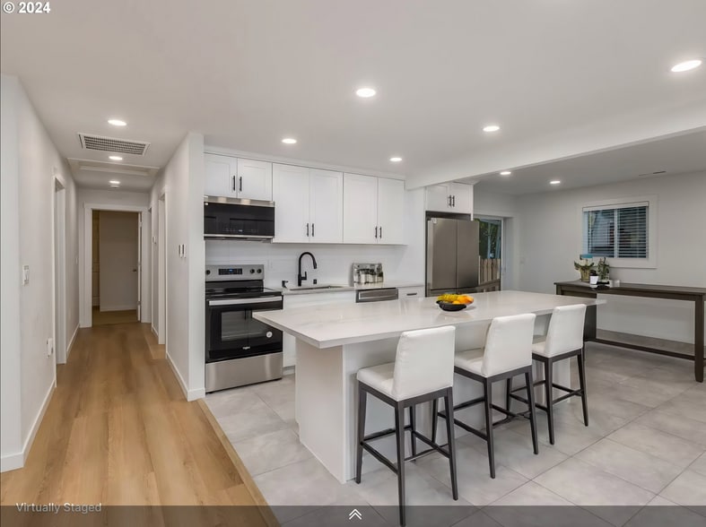 Building Photo - 3805 E 11th St