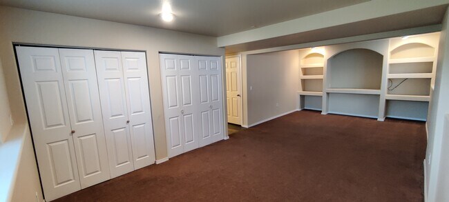 Building Photo - 1721 W Cimarron Ln