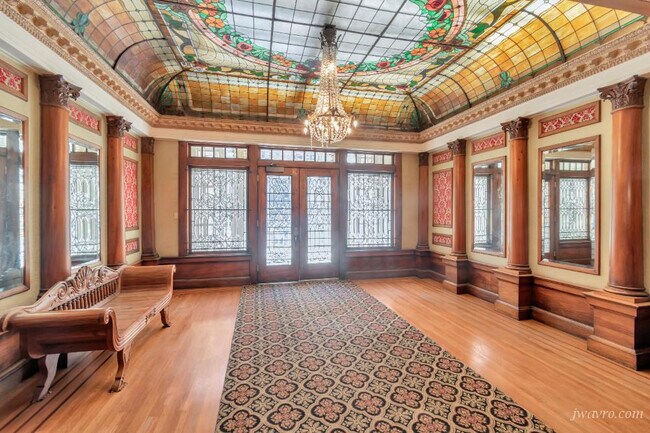 Building Photo - 1590 Sacramento St