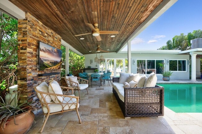 Building Photo - 7910 Hawthorne Ave