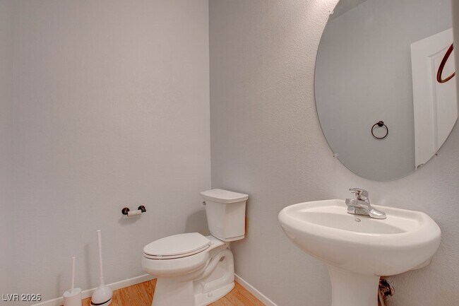 Building Photo - 27 Hudson Canyon St