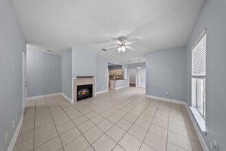 Building Photo - 2 Bedroom Condo in a Gated Community Near LSU