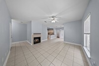 Building Photo - 2 Bedroom Condo in a Gated Community Near LSU