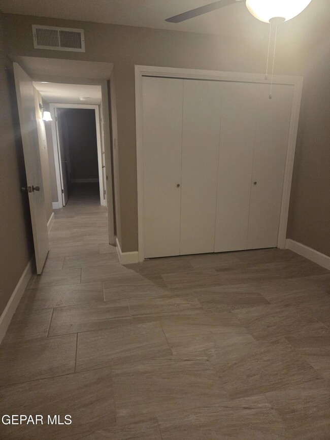 Building Photo - 15000 Ashford St