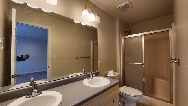 Building Photo - 1009 Sheffield Ct