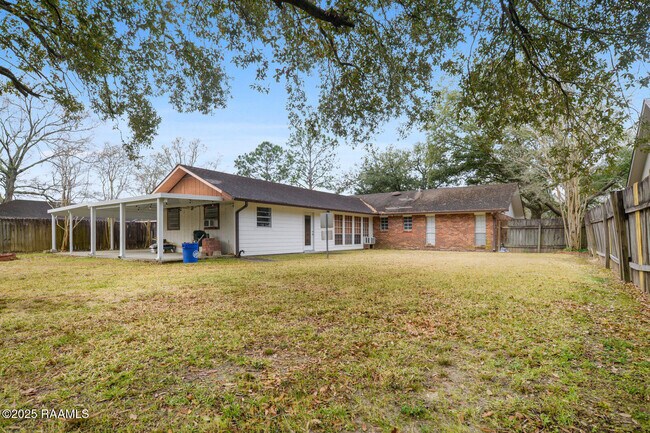 Building Photo - 3403 President Davis Dr