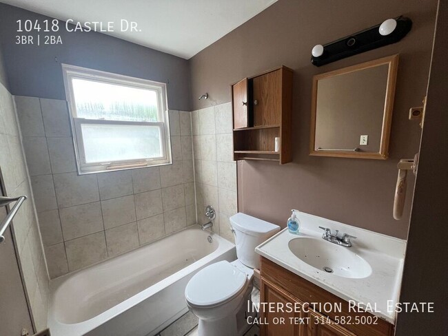 Building Photo - 10418 Castle Dr