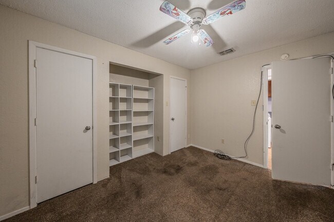 Building Photo - 5003 Maryanna Way