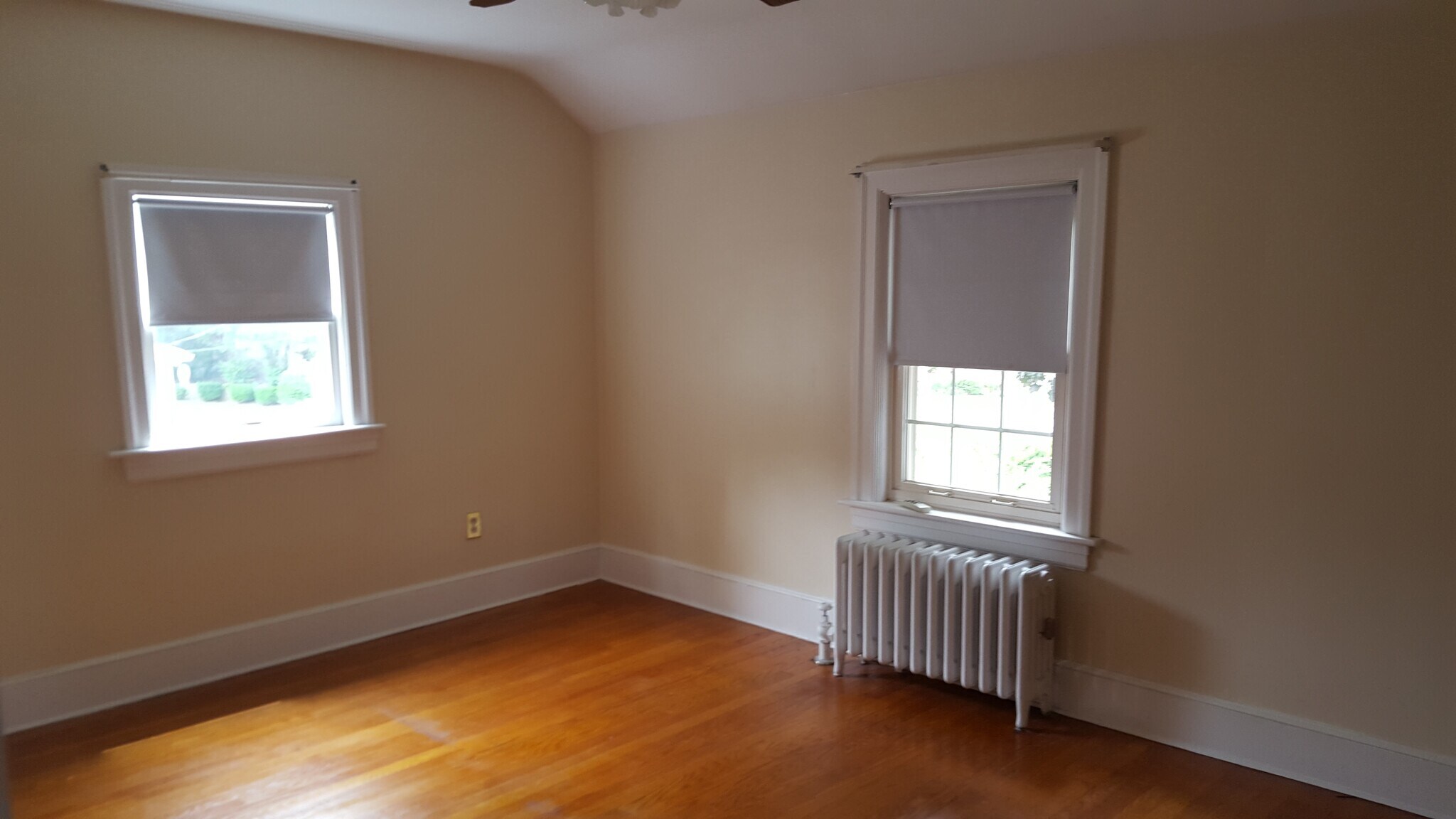 Building Photo - 2381 Cranston St