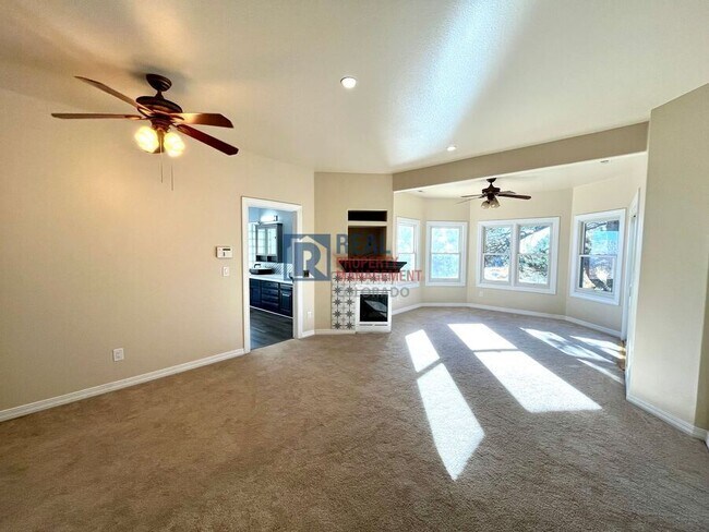 Building Photo - 2645 Rossmere St