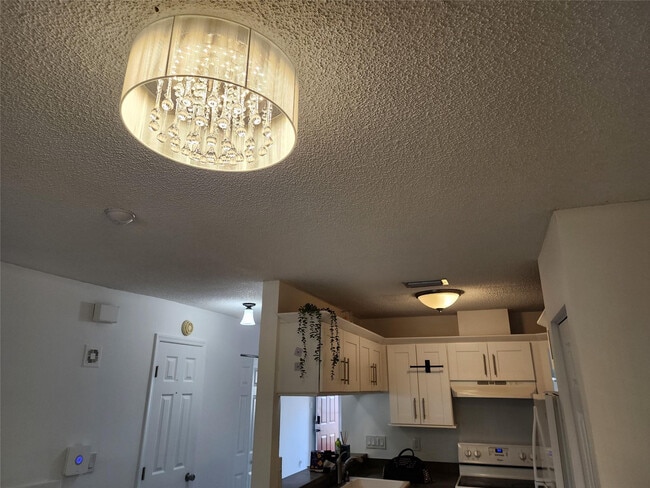 Building Photo - 2877 Belmont Ln