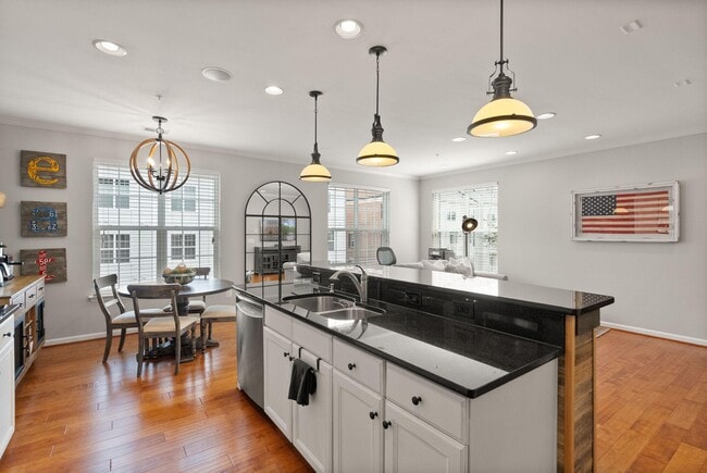 Building Photo - 9502 Lee Ct