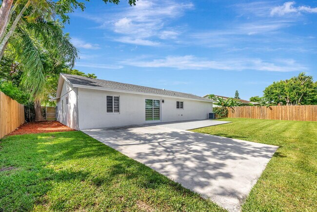 Building Photo - 14851 SW 71st St