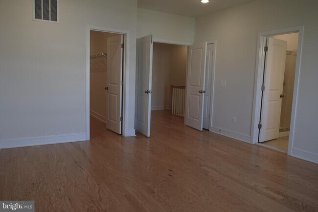 Building Photo - 23079 Sullivans Cove Sq