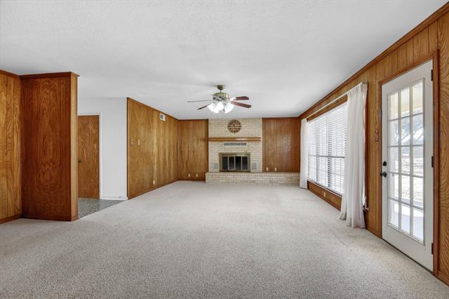 Building Photo - 924 W Kiowa Dr