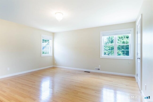 Building Photo - 309 Aspetuck Trail