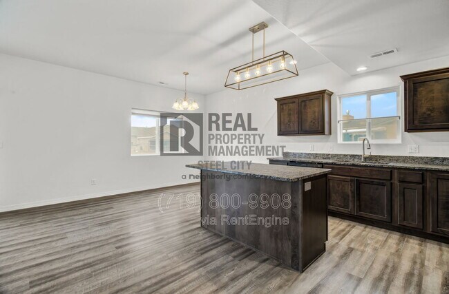 Building Photo - 480 W Spaulding Ave N