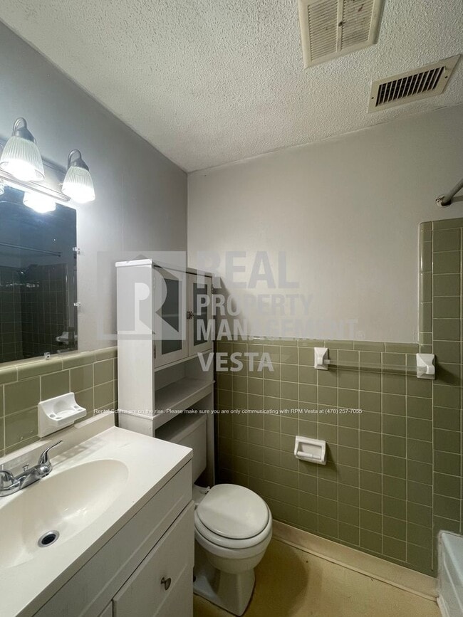 Building Photo - 102 Hope Pl