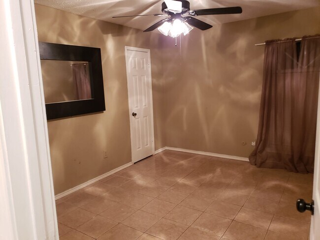 Building Photo - 8715 Sherrywood Dr