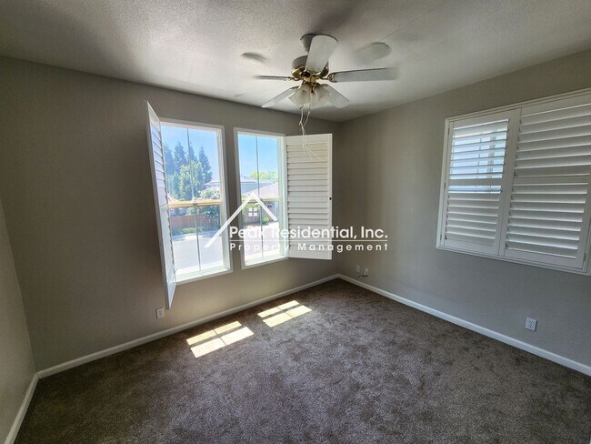 Building Photo - Spacious Stockton 5bd/3ba back up to Elkhorn Golf Club