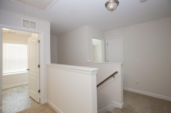 Building Photo - 1170 Camellia Dr