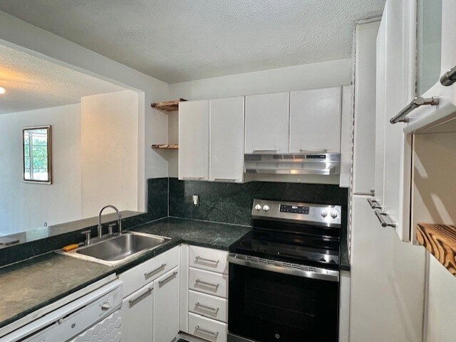 Building Photo - 2016 Bay Dr