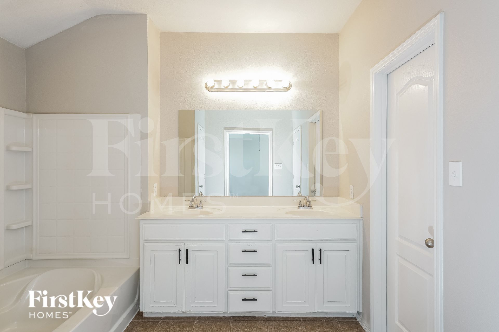 Building Photo - 2016 Cattle Creek Rd