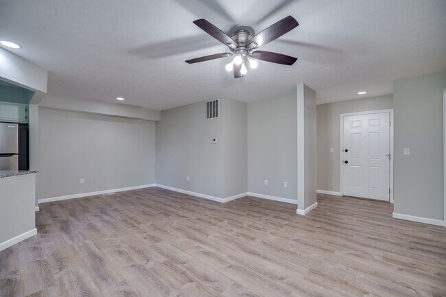 Building Photo - 1540 Spinnaker Way