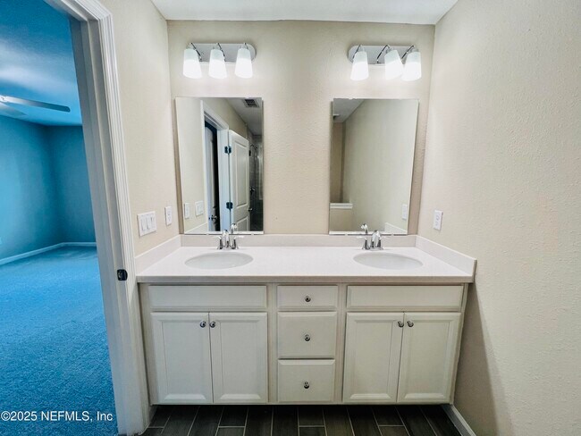 Building Photo - 2657 Sandy Dune Dr