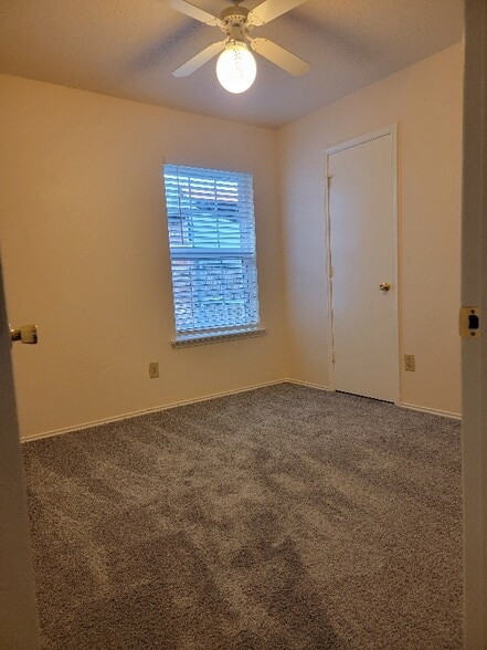 Building Photo - 1436 Wheatfield Dr