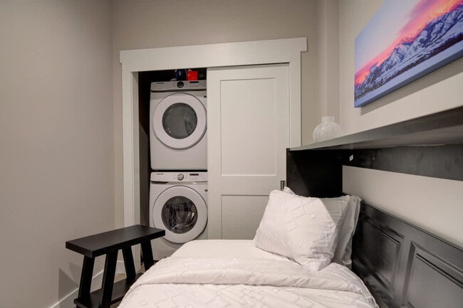 Building Photo - 110 W Beall St