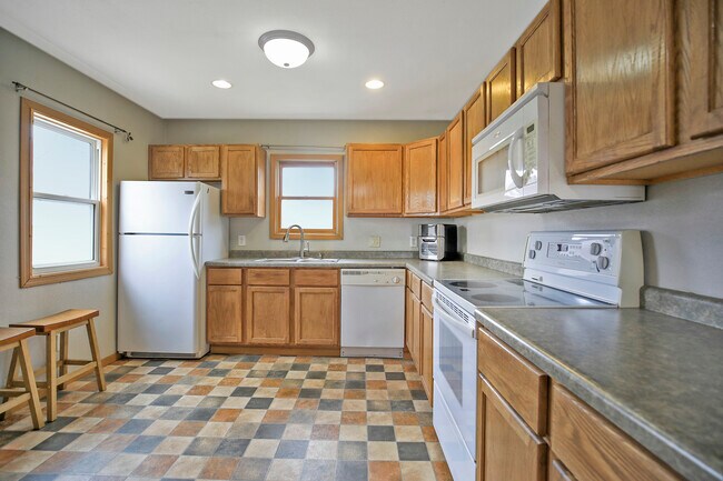 Building Photo - 603 12th Ave NW