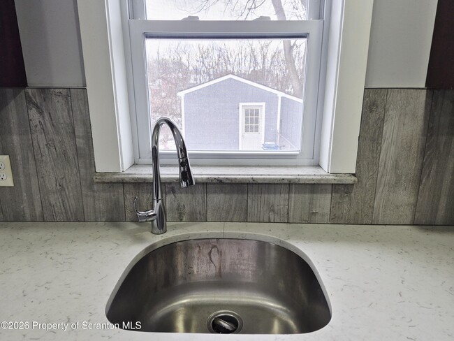 Building Photo - 124 Willow St